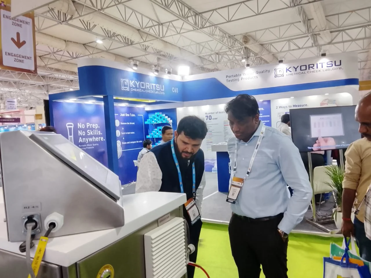Analytica lab exhibition-2025